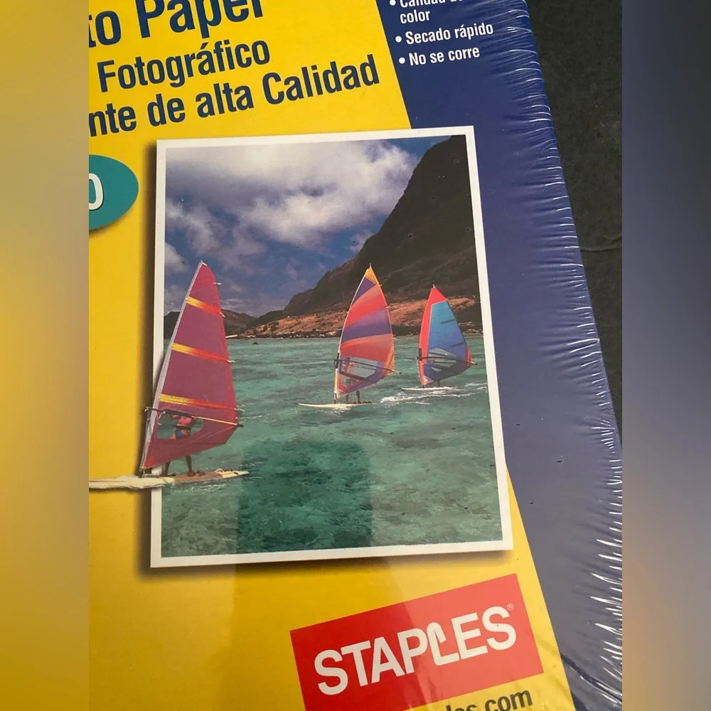 Staples Premium Glossy Photo Paper For Inkjet Printers 8.5x11” 30 sheets NOS